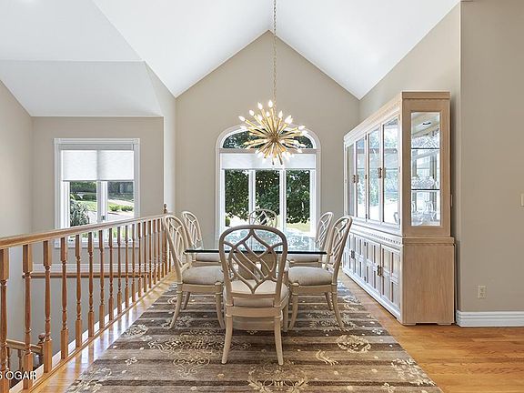 3rd image of 921 Rustic Ridge Dr