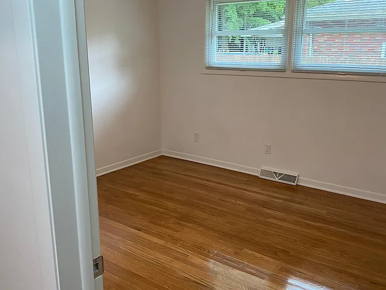 1640 Squaw Creek Dr — Photo 7
