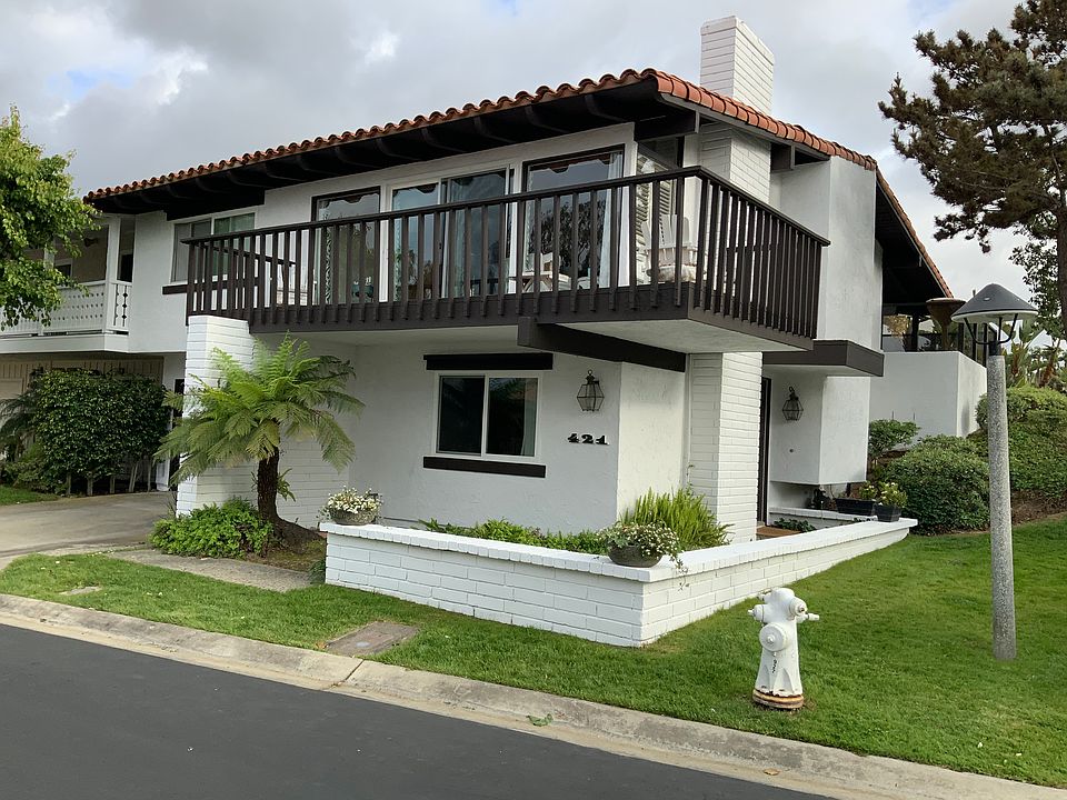 1st image of 421 Vista Parada