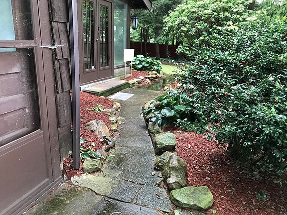 5th image of 4061 Tarlton Ave