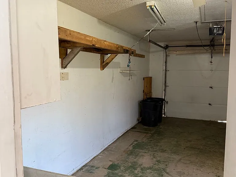 144 Christie Ave — Photo 24