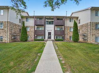 8699 Meadowbrook Dr #8635-01, Brighton, MI 48116