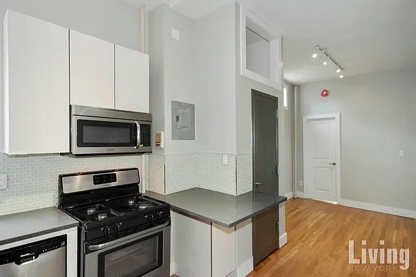 Rented by Living New York | media 40