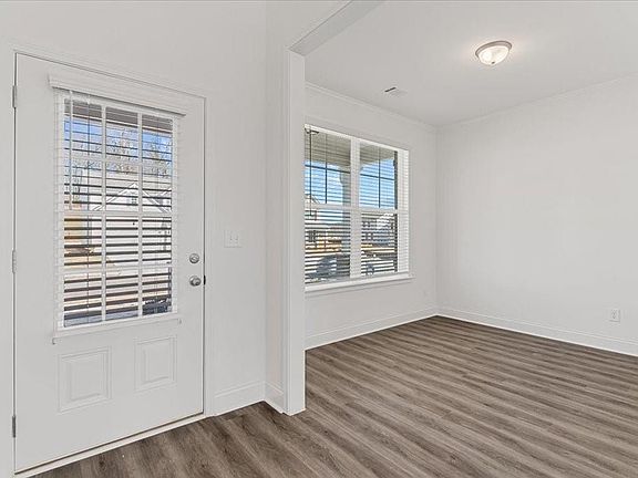 3rd image of 6061 Spring Way