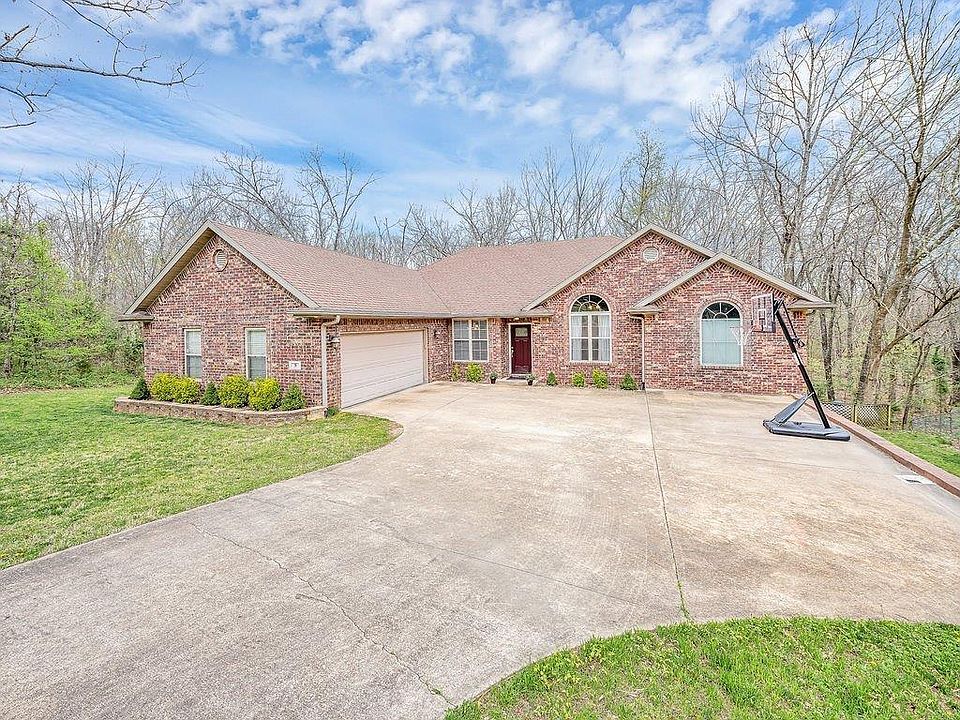1st image of 9 Carroll Cir