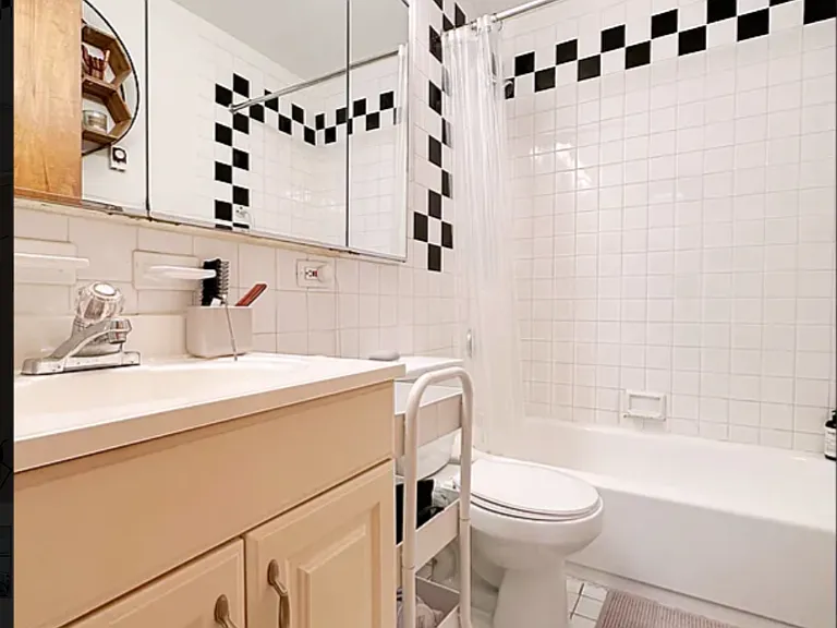 337 W 43rd St #6B — Photo 11
