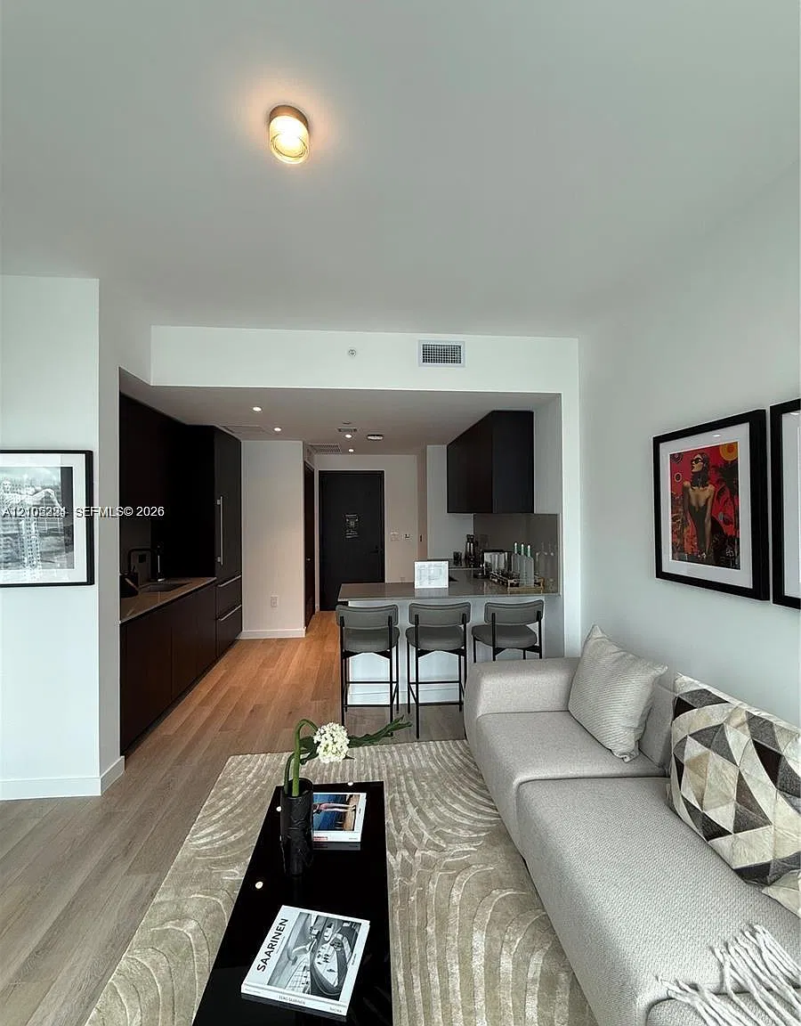 E11even Hotel & Residence — Photo 3