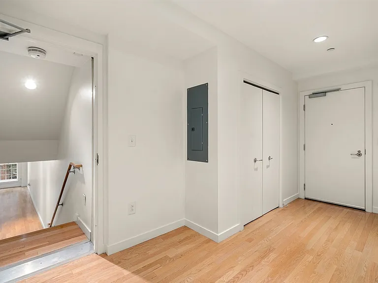 80 Broad St #201 — Photo 4