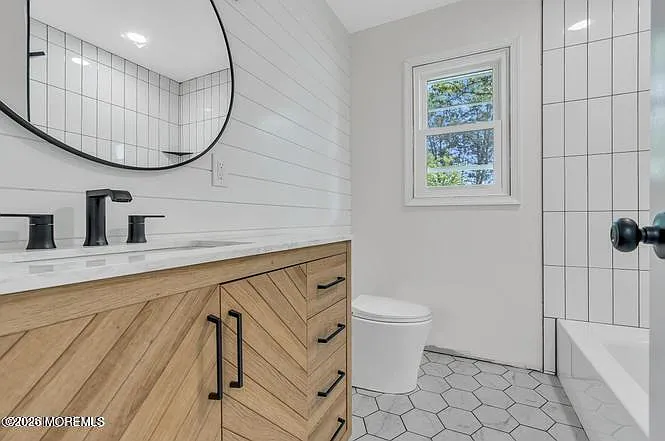 223 Essex Dr — Photo 8