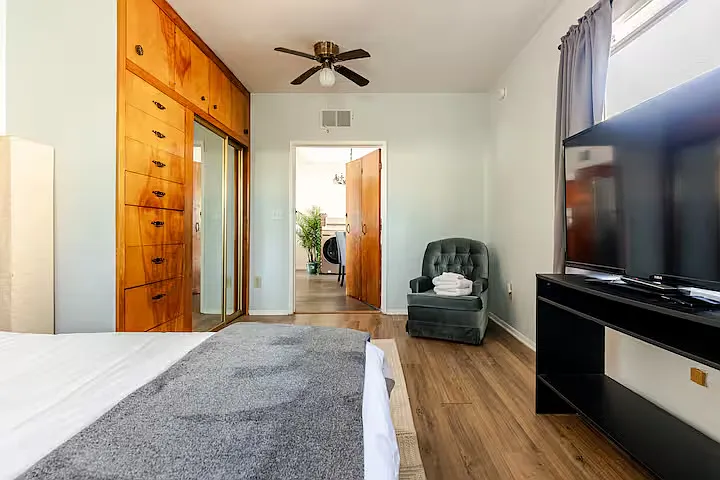 1427 Carmona Ave — Photo 15