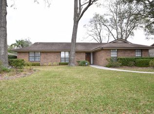 8213 Hidden Lake Dr N, Jacksonville, FL 32216