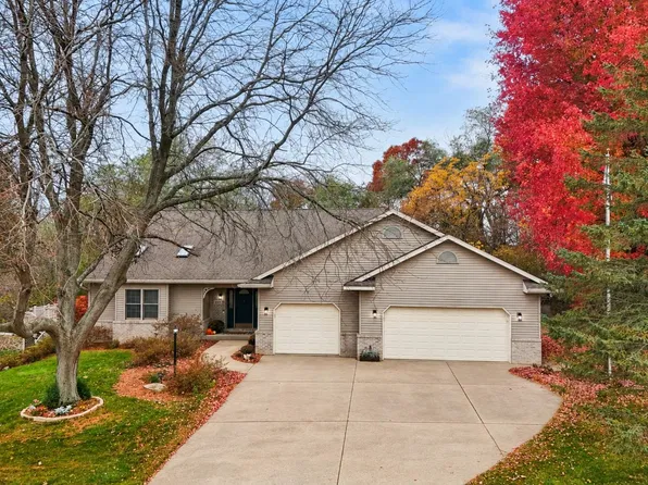 828 Pine Grove Dr, Reedsburg, WI 53959
