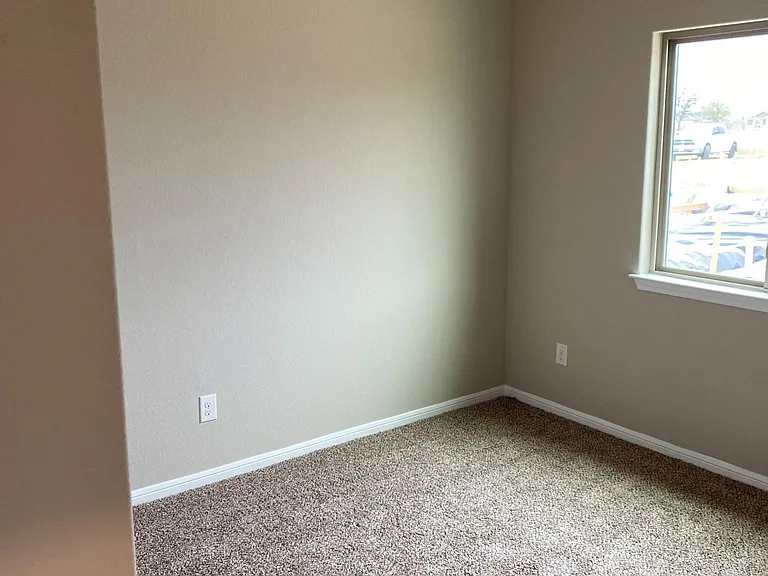 608 Skylar Heights Dr — Photo 10