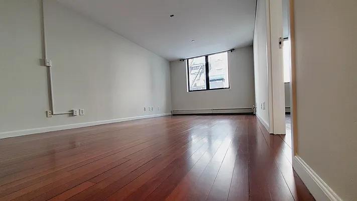 Rented by R New York | media 8