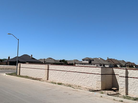 4th image of LA Campana Dr