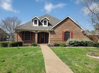 1110 McClintock Dr, Shady Shores, TX 76208
