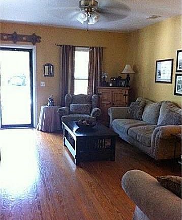 4th image of 150 N Saint Clair Dr