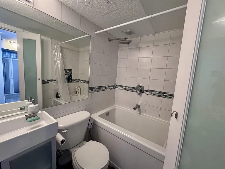 950 Drake St #103 — Photo 12