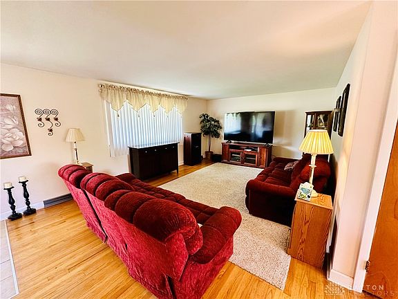 5th image of 3063 Vale Dr