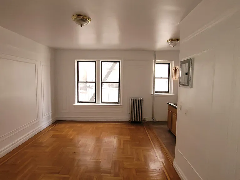 3175 Grand Concourse #F3 — Photo 2