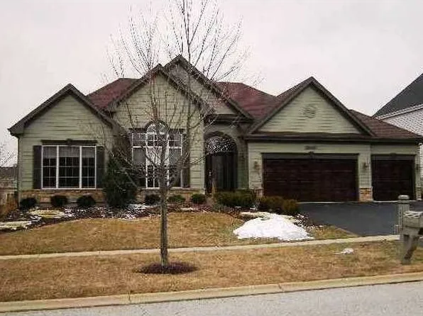 39W331 Preston Cir, Geneva, IL 60134