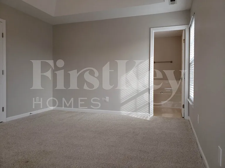 6632 Courtland St — Photo 15