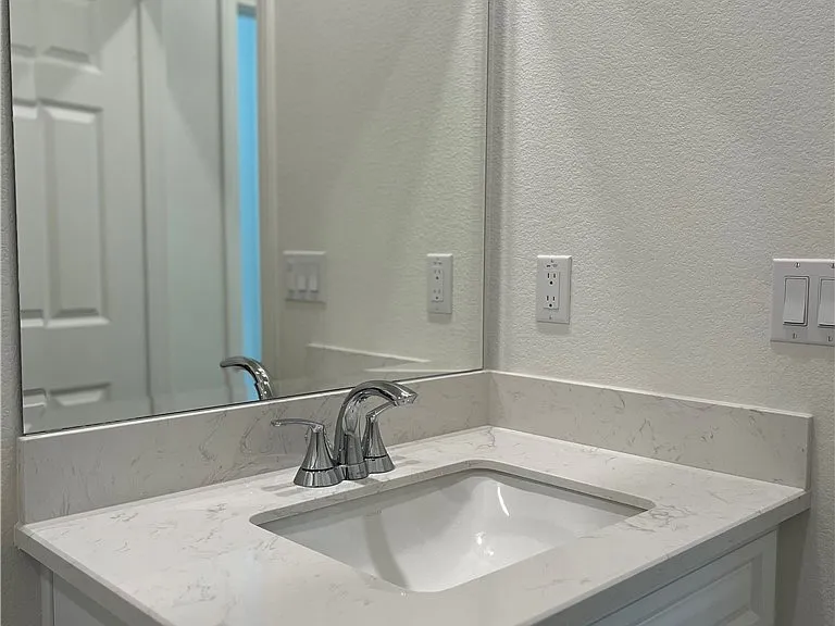 4307 S Malibu Ave — Photo 3