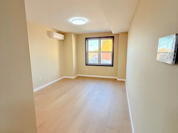 134-38 35th Ave APT 4A, Flushing, NY 11354