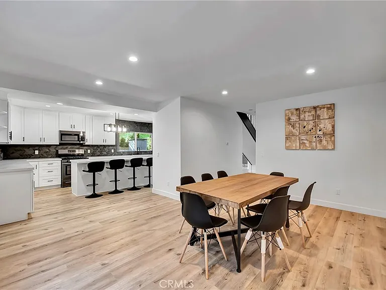 24445 Clipstone St — Photo 20