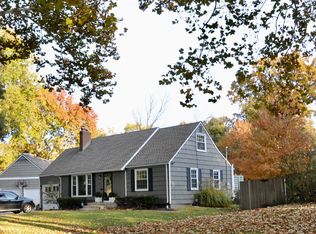 7419 Village Dr, Prairie Village, KS 66208