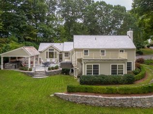 38 Foxboro Rd, Essex, CT 06426