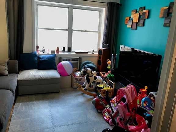 3rd image of 291 Clifton Pl #1