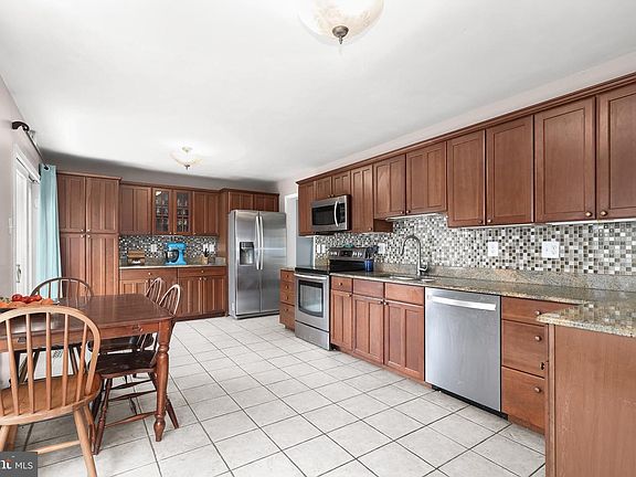3rd image of 6824 Littlewood Ct