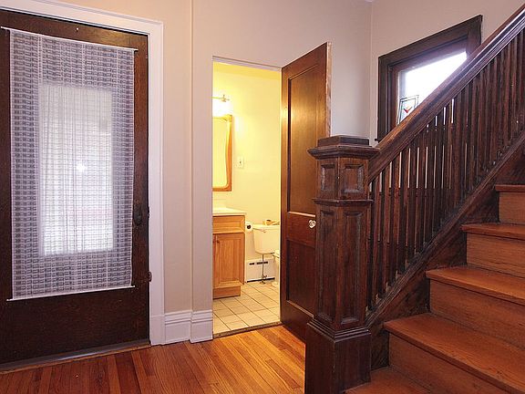 2nd image of 518 S Kenilworth Ave