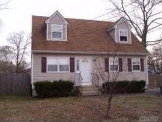 182 Patchogue Ave, Mastic, NY, 11950