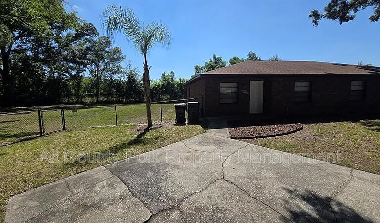 4917 Malibu Ct — Photo 2