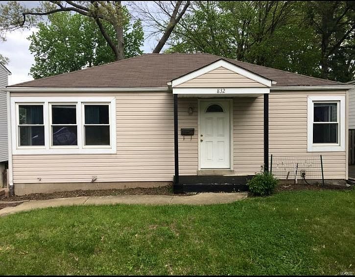 1st image of 832 Liggett Ave