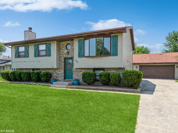 104 Orange Ct, Hebron, IN 46341