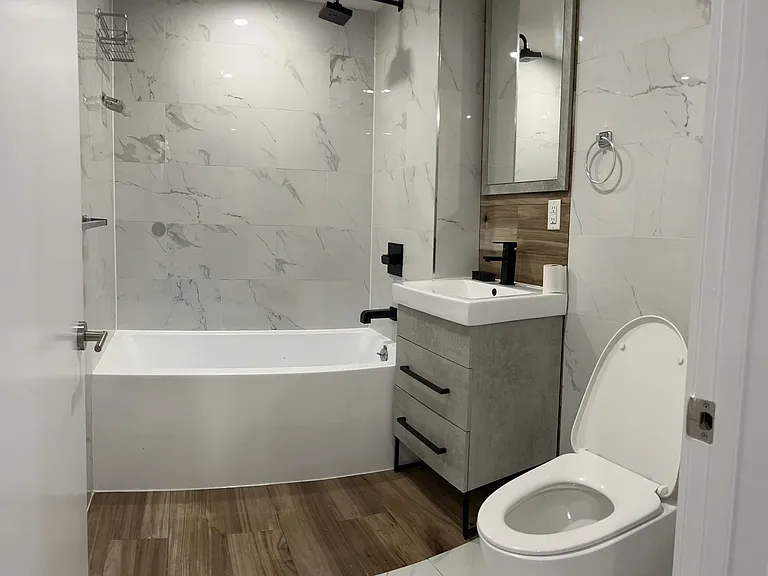 386 Essex St #3 — Photo 4
