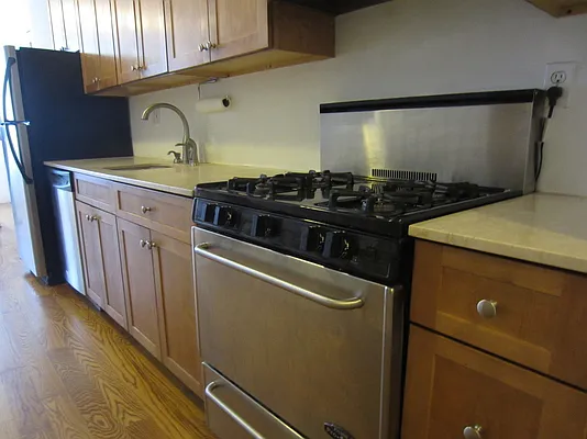 Rented by Link NY Realty | media 15