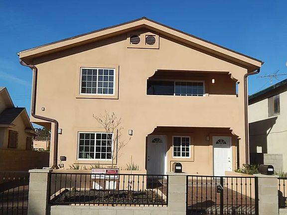 3rd image of 2517 S Orange Dr