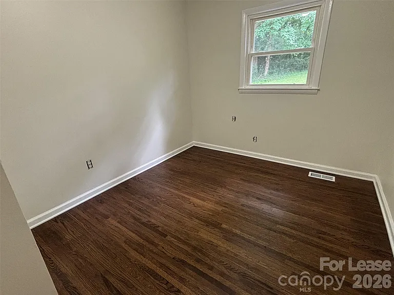 2627 Dora Dr — Photo 29