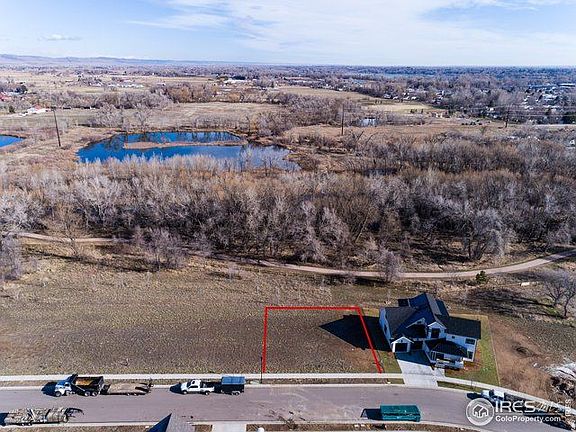 3rd image of 738 Harts Gardens Ln