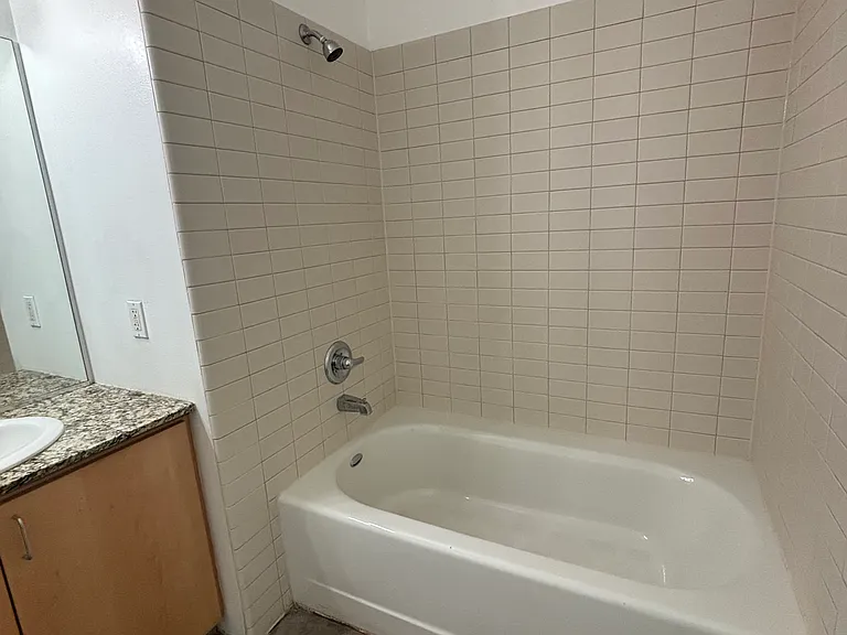 285 W 6th St #104 — Photo 10
