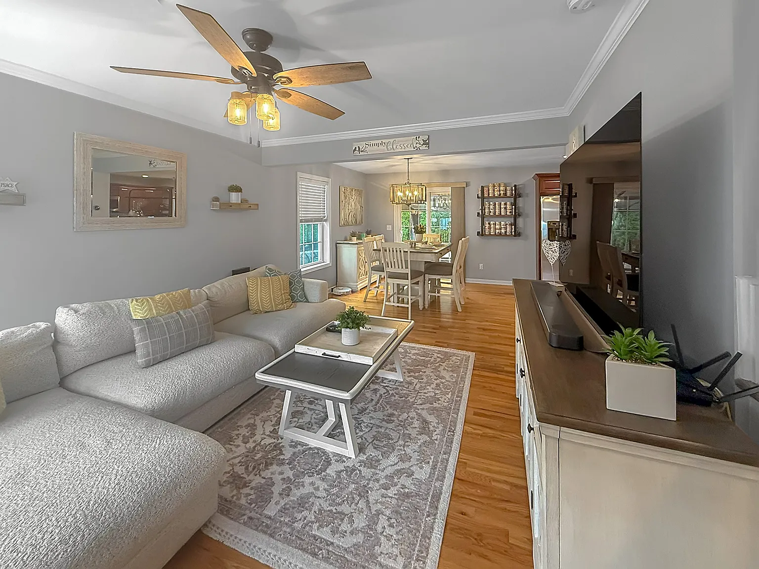 3 bed, 2.5 bath, 1634 sqft, $3,500 — Photo 3