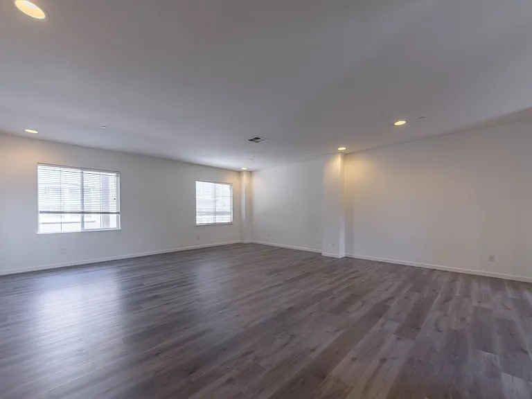 553 Adeline Ave — Photo 5
