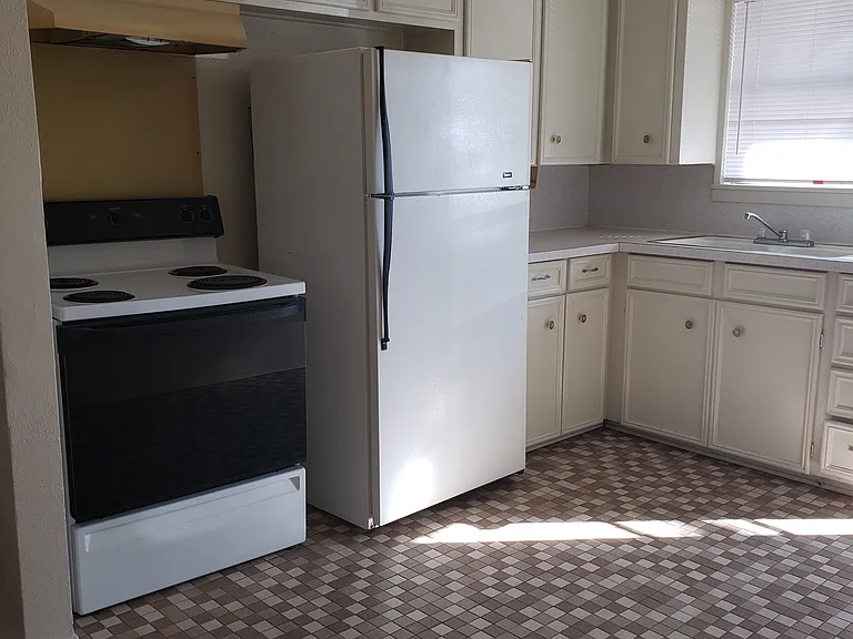 1439 S Rusk St — Photo 5