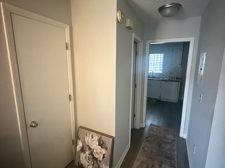 199 Kristin Dr #B — Photo 2