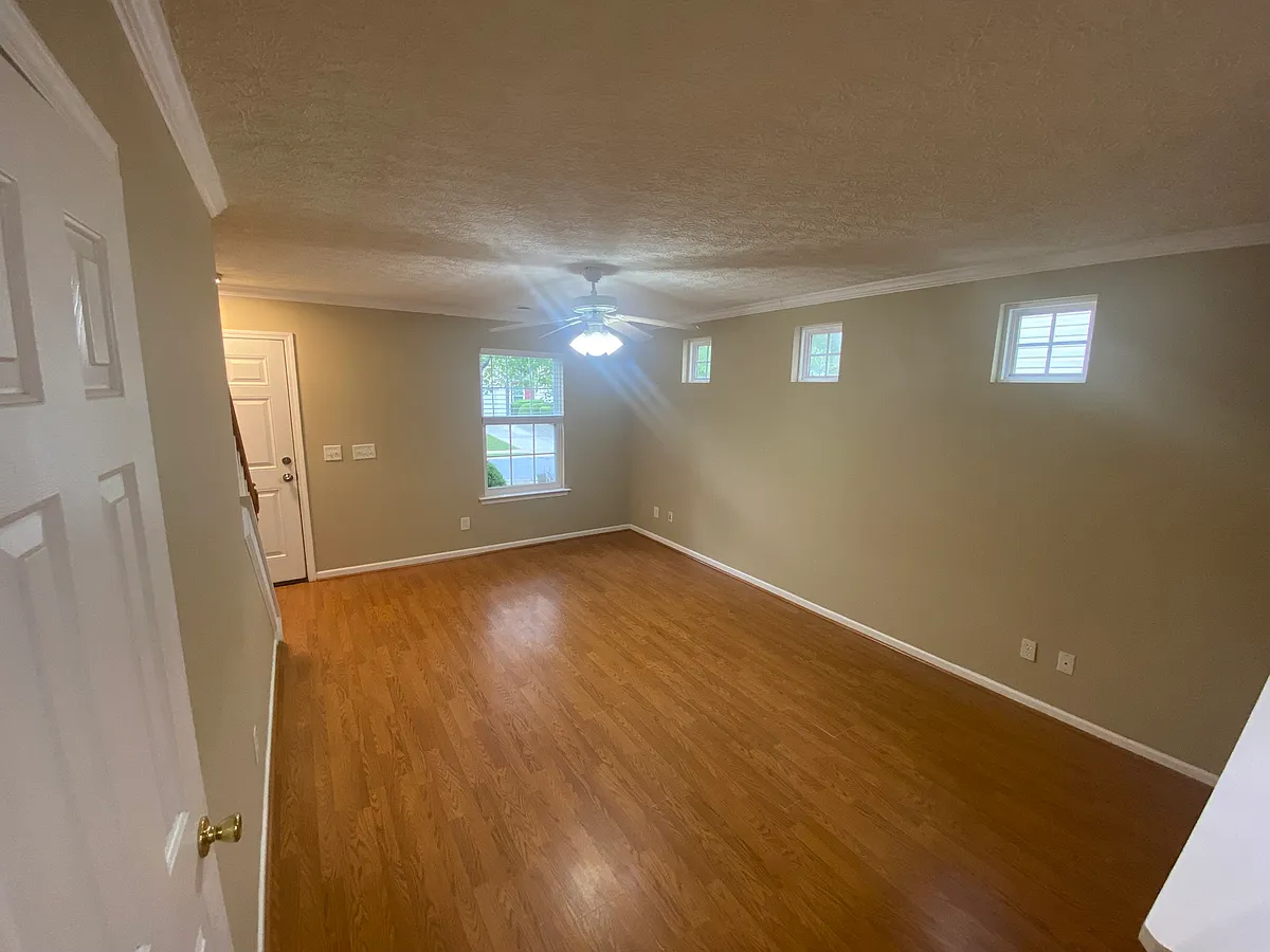 Building Photo - 223 Osmanthus Way