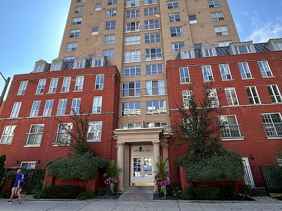 2nd image of 139 Merton St #240